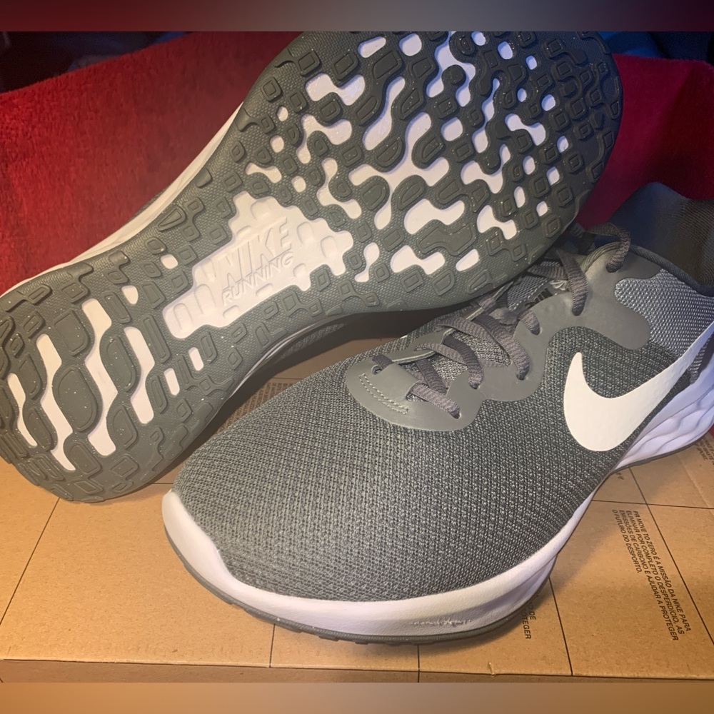 Nike Revolution 6 NN 4E size 11.5 wide
